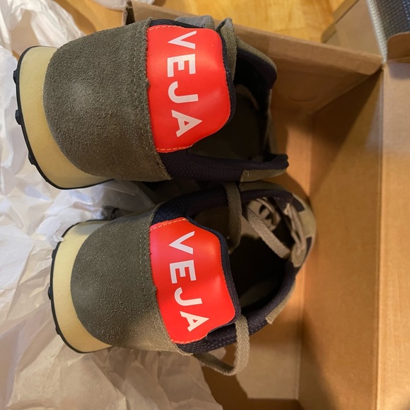 Brand New In Box Veja Aeromesh Rio Branco, Sz 41 - Picture 2 of 8